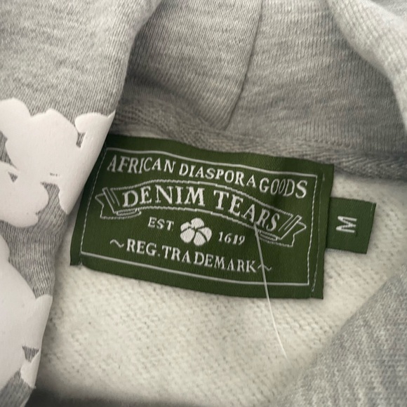 Gray men's denim tears hoodie (size M). Brand new ships between 3 to 5 days🚙📦 - Picture 5 of 5